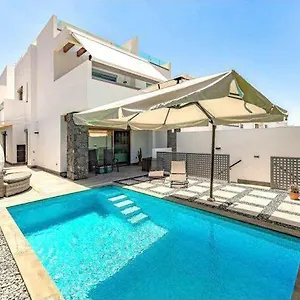 Luxury Tropical Private Heated Pool , Los Cristianos (Tenerife) Spain